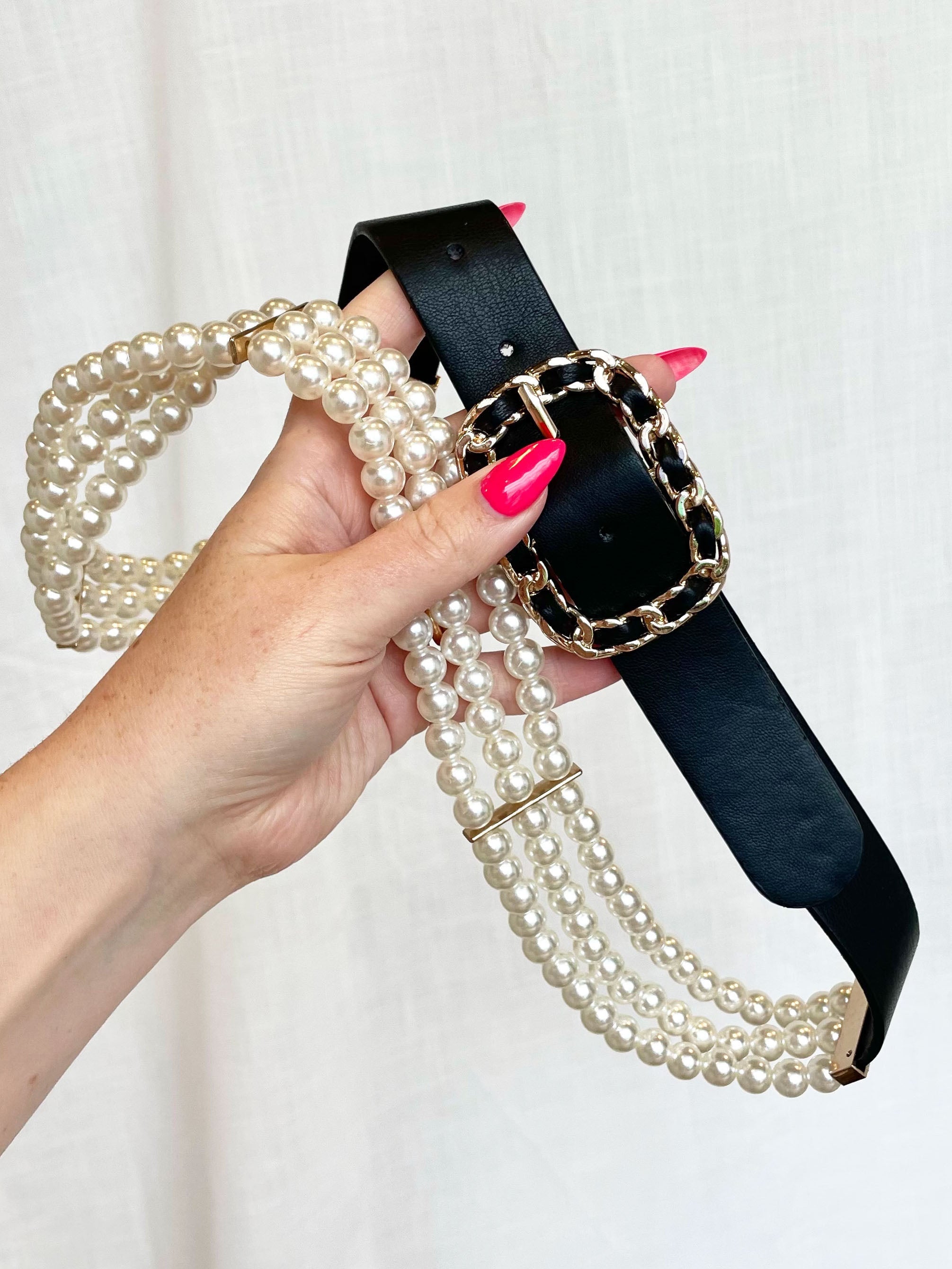 Calli - Svart bälte med pärlor och guldspänne